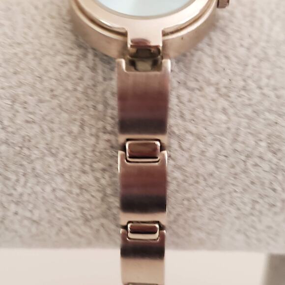 Folio Women's Stainless Steel‎ Bracelet 21mm Watch with Blue Face Fresh Battery - Picture 3 of 9